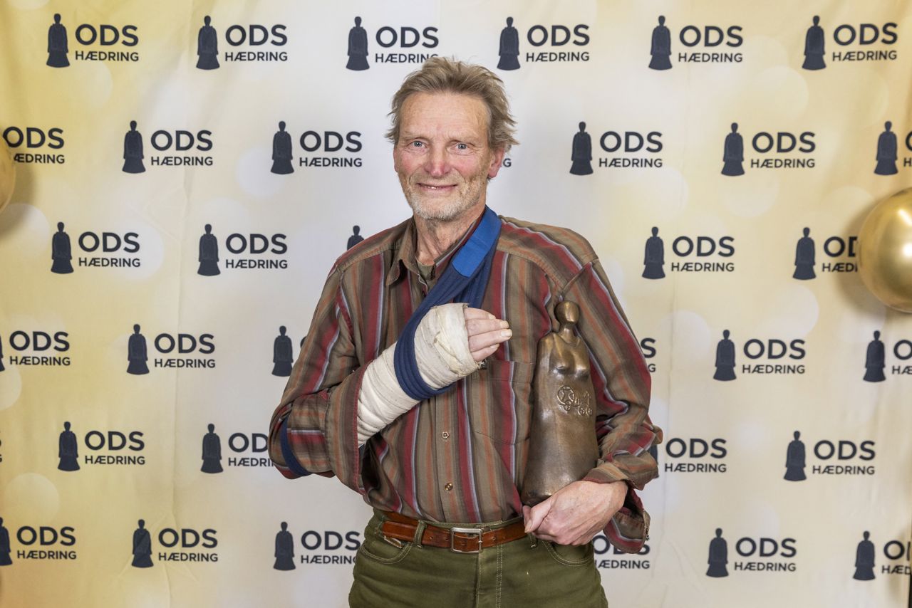 Peter Løn med Gerda-statuette